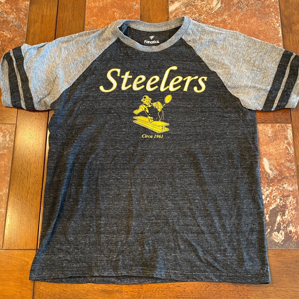 Fanatics Women’s Pittsburgh Steelers T-Shirt